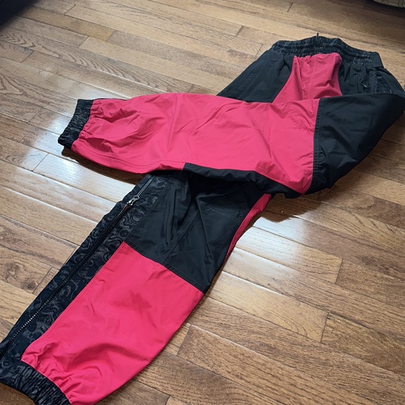 NWOT skiing pants, snow pants by North Face 👖 🎿 - Picture 7 of 9